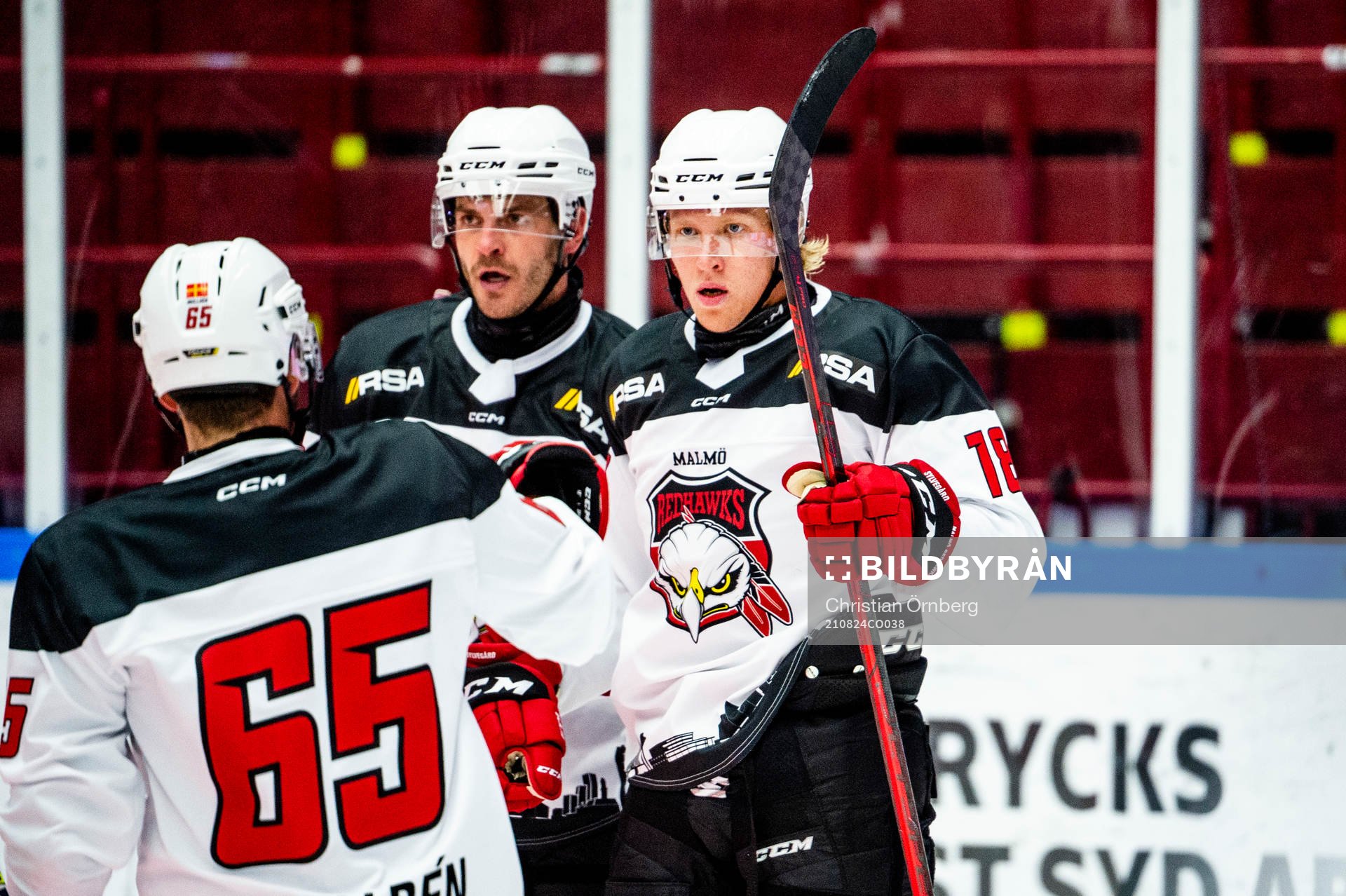 Malmö Redhawks Marcus Sylvegård jublar
