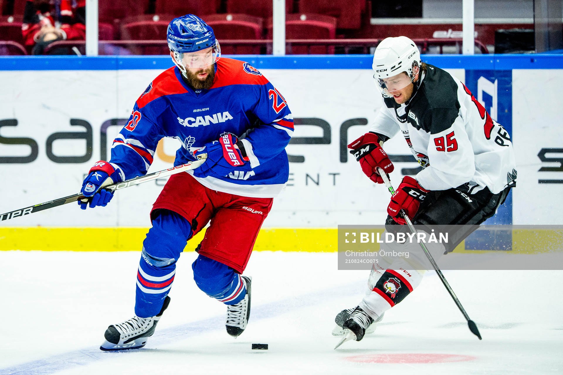 Oskarshamns Hynek Zohorna mot Malmö Redhawks Carl Persson