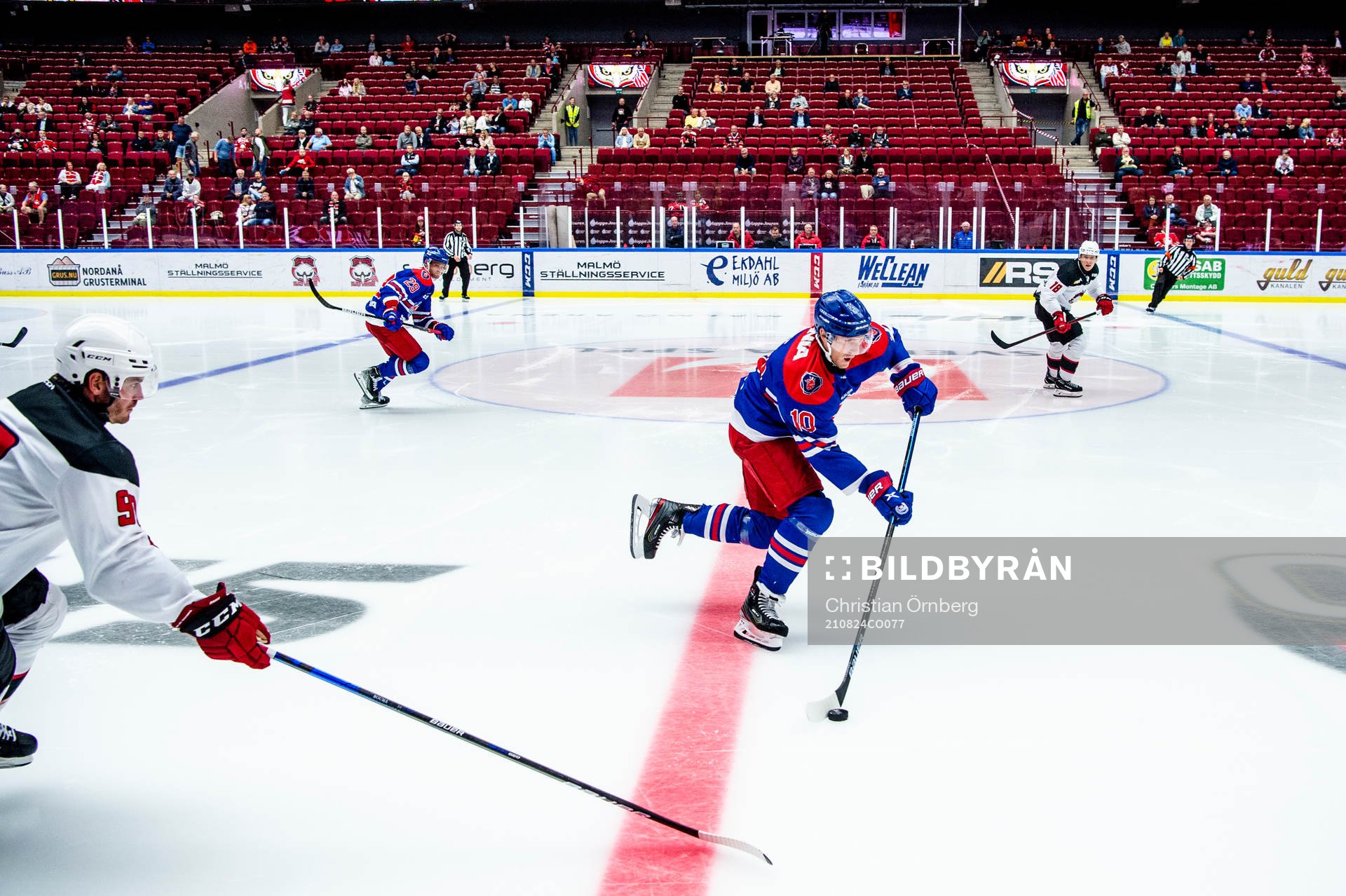 Oskarshamns Dale Weise mot Malmö Redhawks Lance Bouma