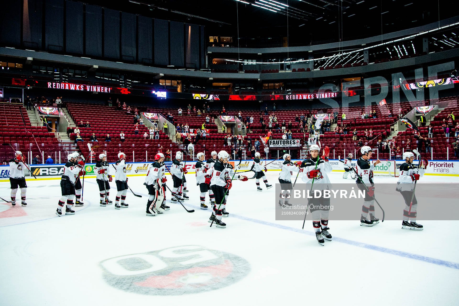 Malmö Redhawks spelare jublar