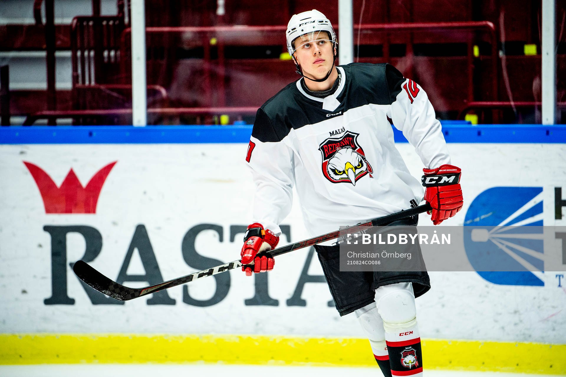 Malmö Redhawks Vincent Reimer värmer upp innan