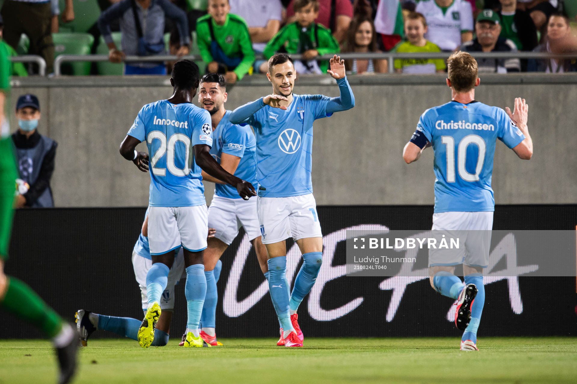 Sören Rieks of Malmö FF celebrate with teammates