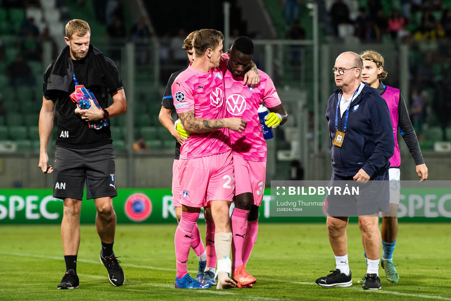Goalkeeper Johan Dahlin and goalkeeper Ismael Diawara of