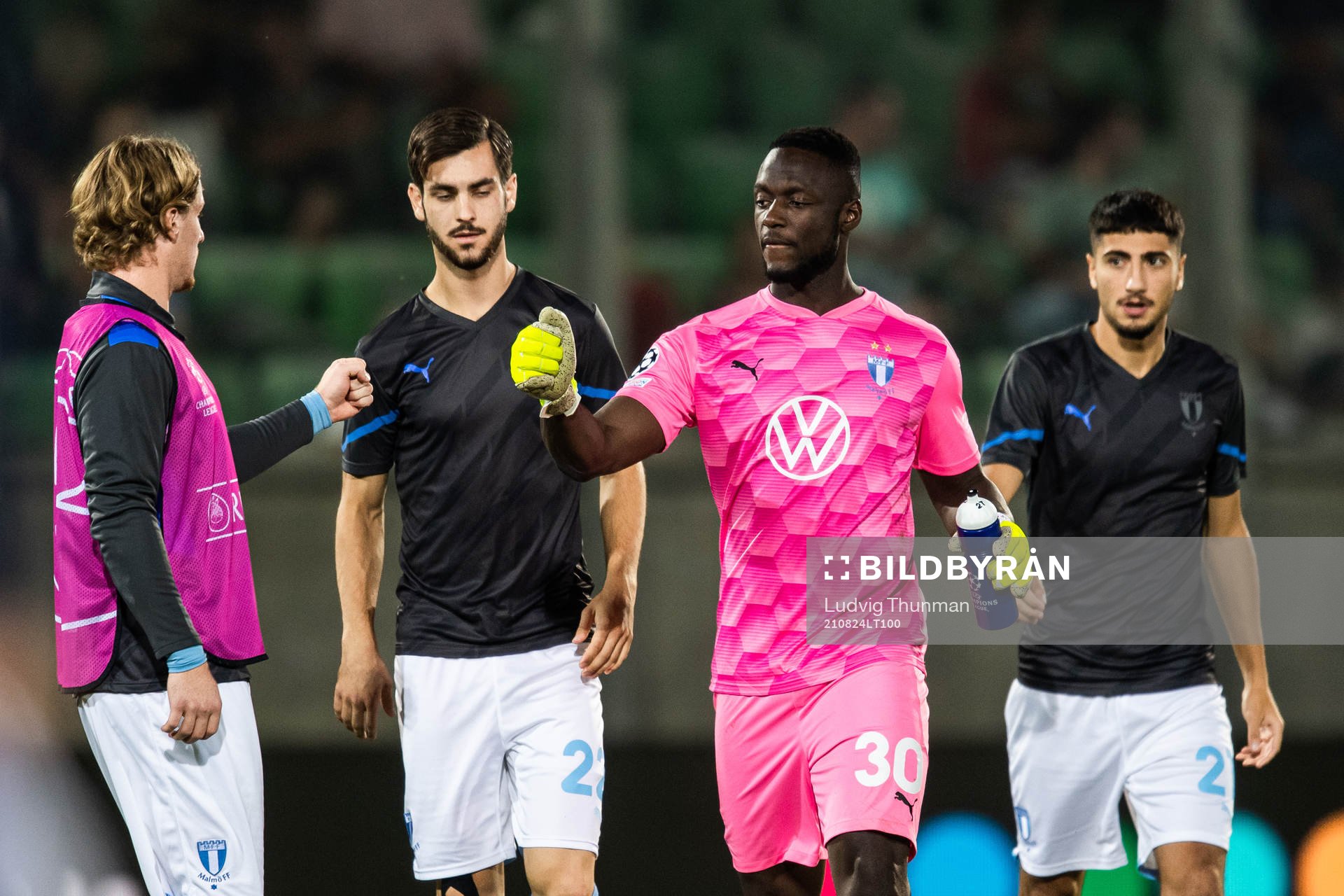 Goalkeeper Ismael Diawara of Malmö FF celebrate with