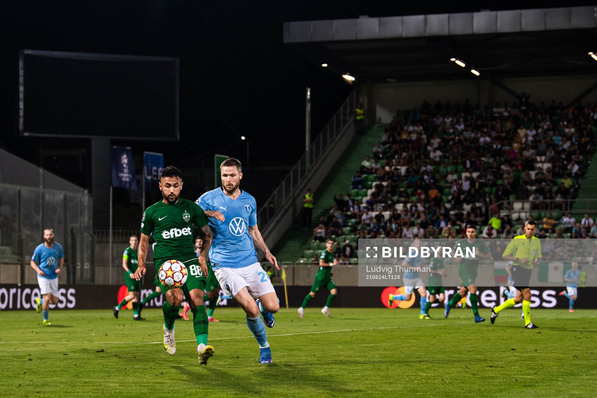 Wanderson Cristaldo Farias of Ludogorets and Lasse Nielsen
