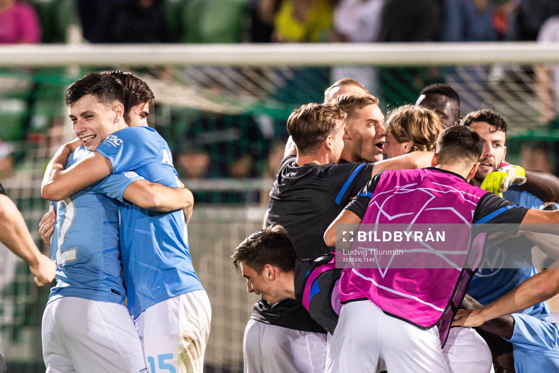 Anel Ahmedhodzic of Malmö FF celebrate with teammates