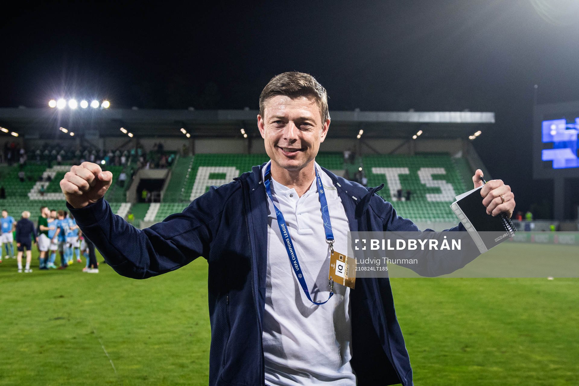 Jon Dahl Tomasson, head coach of Malmö FF celebrates