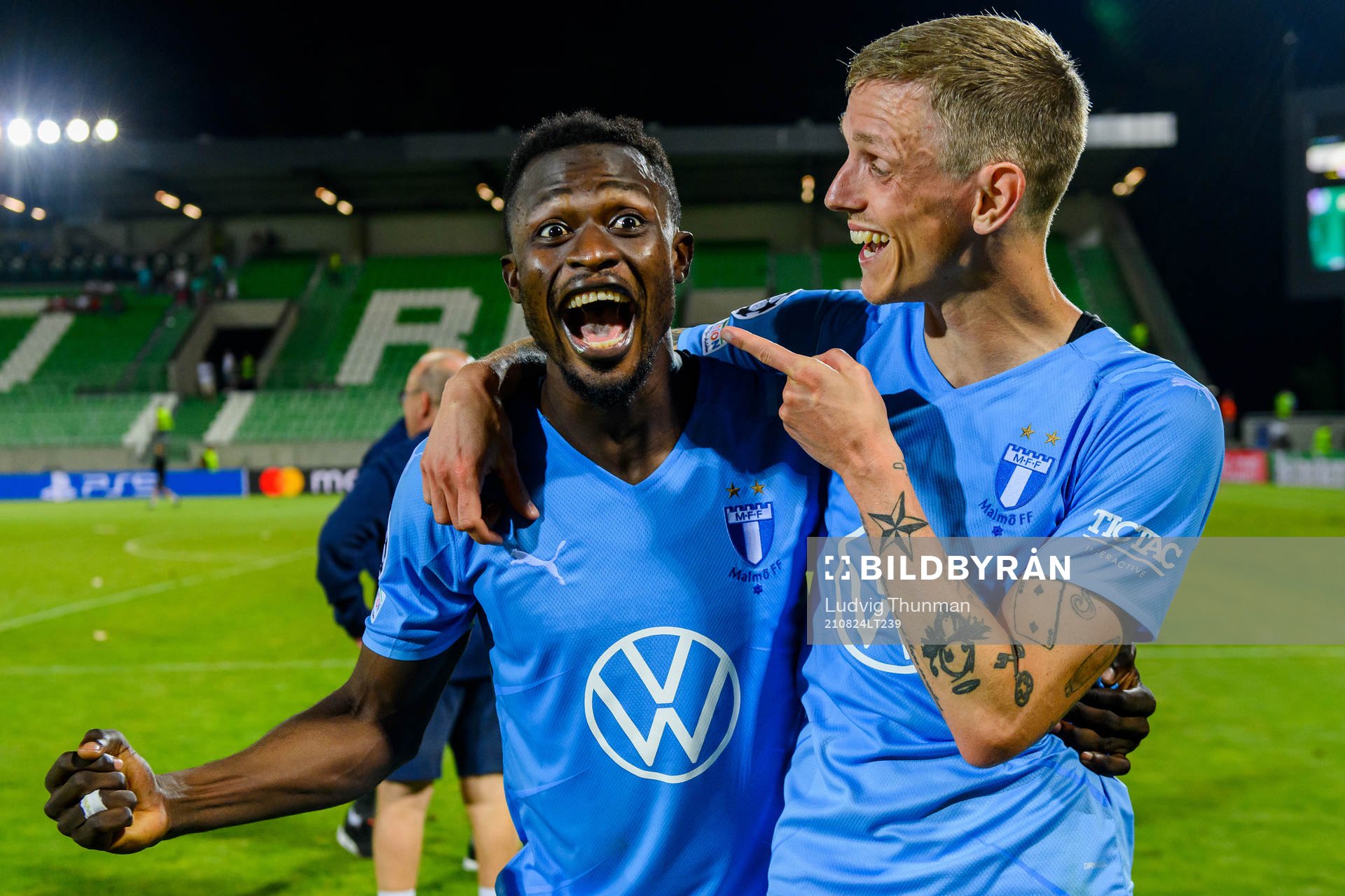 Bonke Innocent and Sören Rieks of Malmö FF celebrate