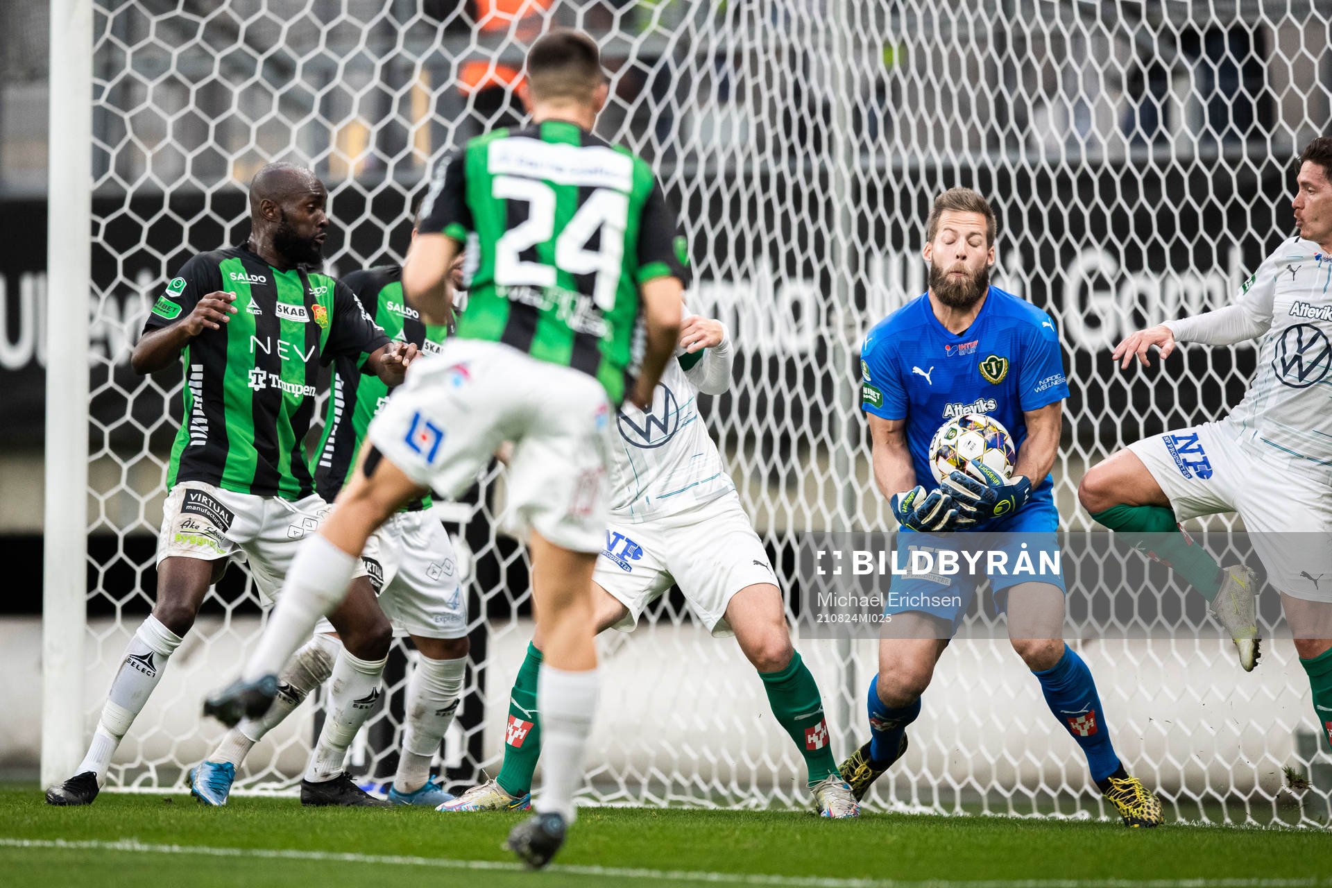 Jönköpings målvakt Frank Pettersson med räddning