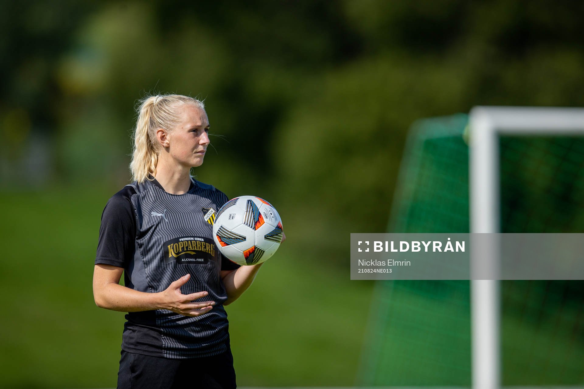 OS spelaren Stina Blackstenius tillbaka i vardagen