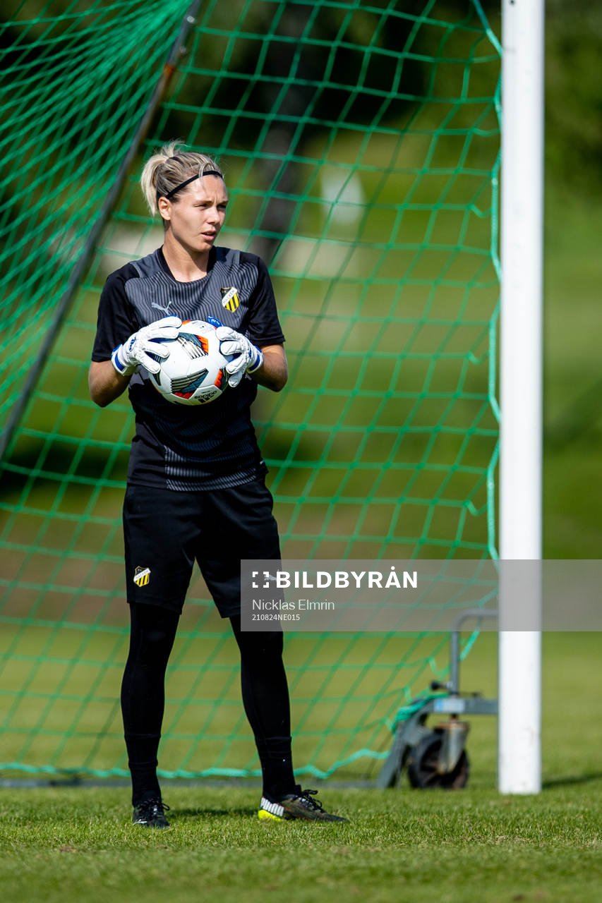 OS spelaren Jennifer Falk tillbaka i vardagen
