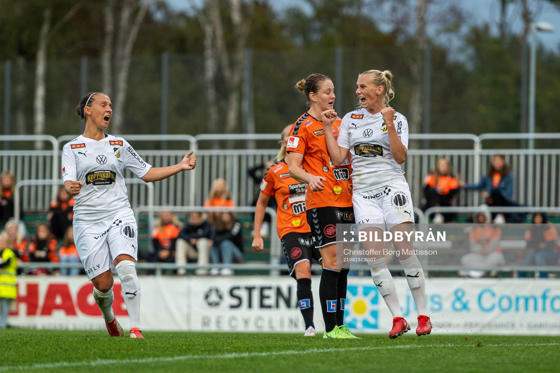 Häckens Stina Blackstenius jublar