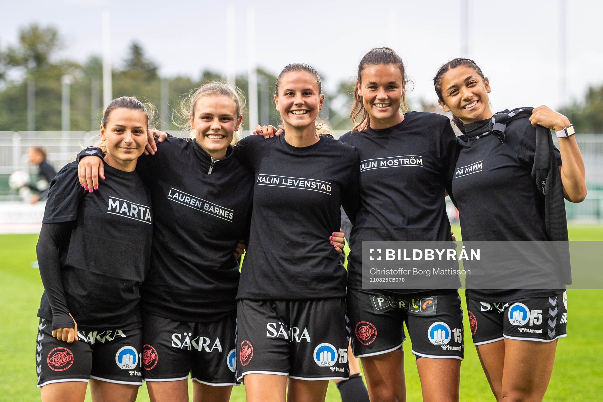 Kristianstads Emma Petrovic, Maja Bodin, Josefin Harrysson, Anna Welin och Miranda Nild inför fotbollsmatchen i Damallsvenskan mellan Kristianstad och Häcken den 25 augusti 2021 i Kristianstad.