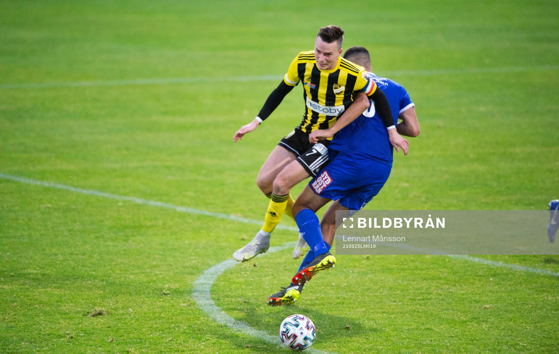 IFK Hässleholms Danny Gunnarsson lurar en motståndare i