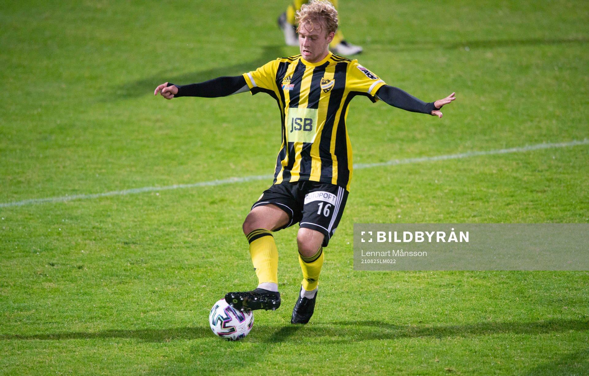 IFK Hässleholms Victor Holmberg i matchen i div. 2 Södra