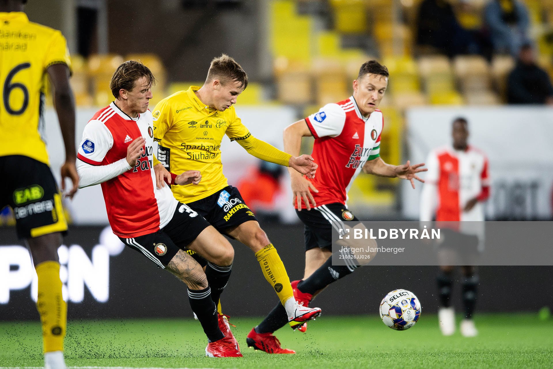 Jacob Ondrejka of Elfsborg and Wouter Burger of Feyenoord