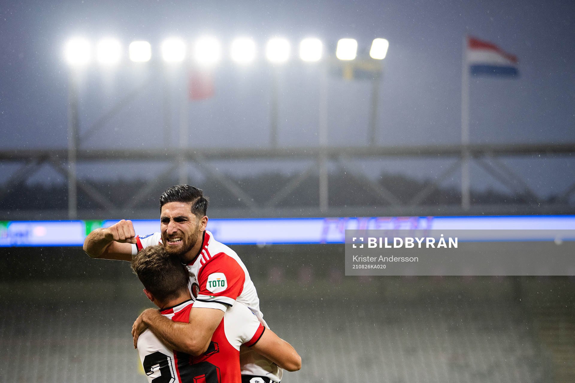 Guus Til and Alireza Jahanbakhsh of Feyenoord celebrate