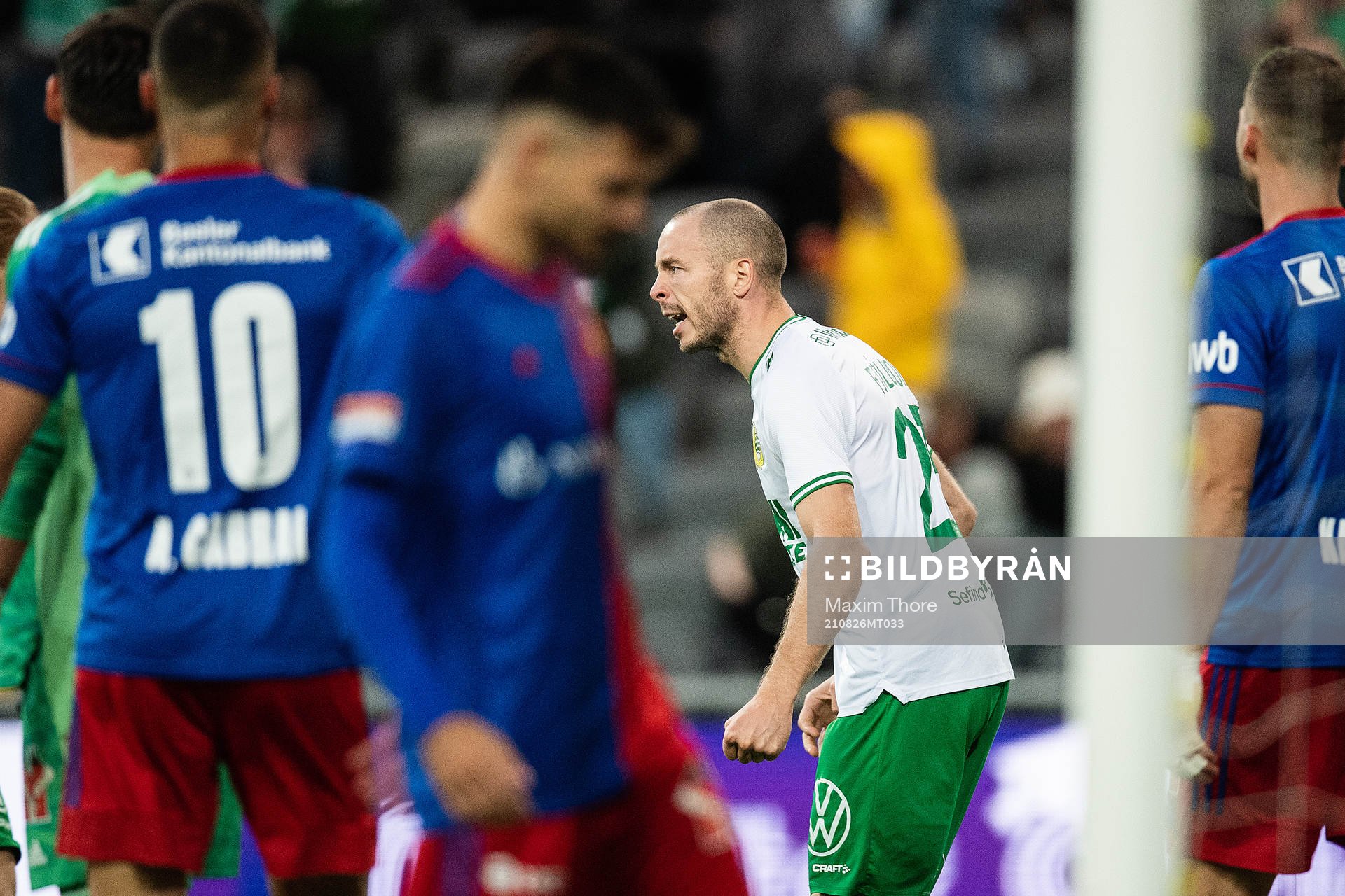 Jon Gudni Fjoluson of Hammarby celebrates