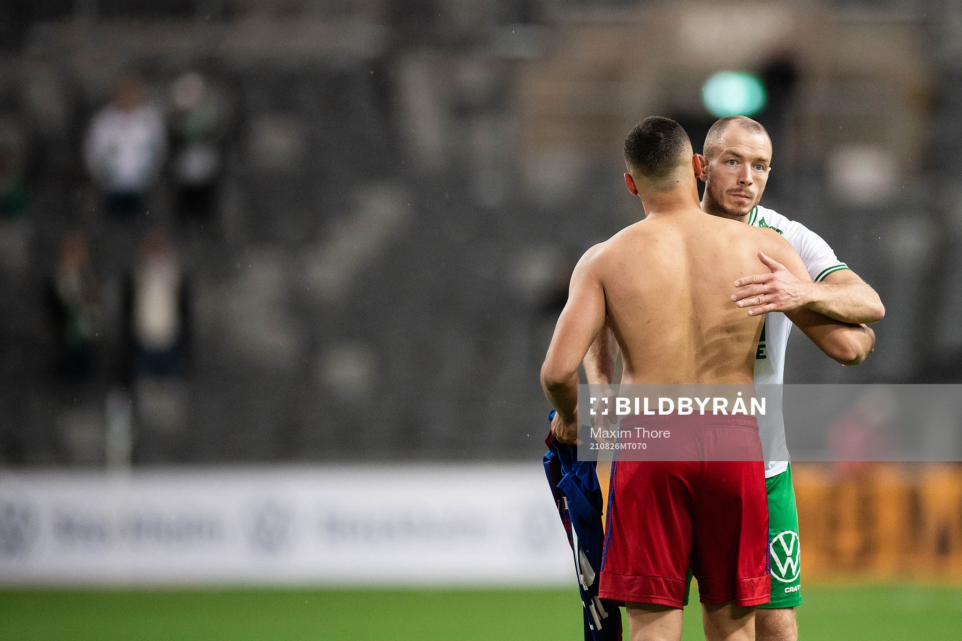 Jon Gudni Fjoluson of Hammarby and Arthur Mendonca Cabral