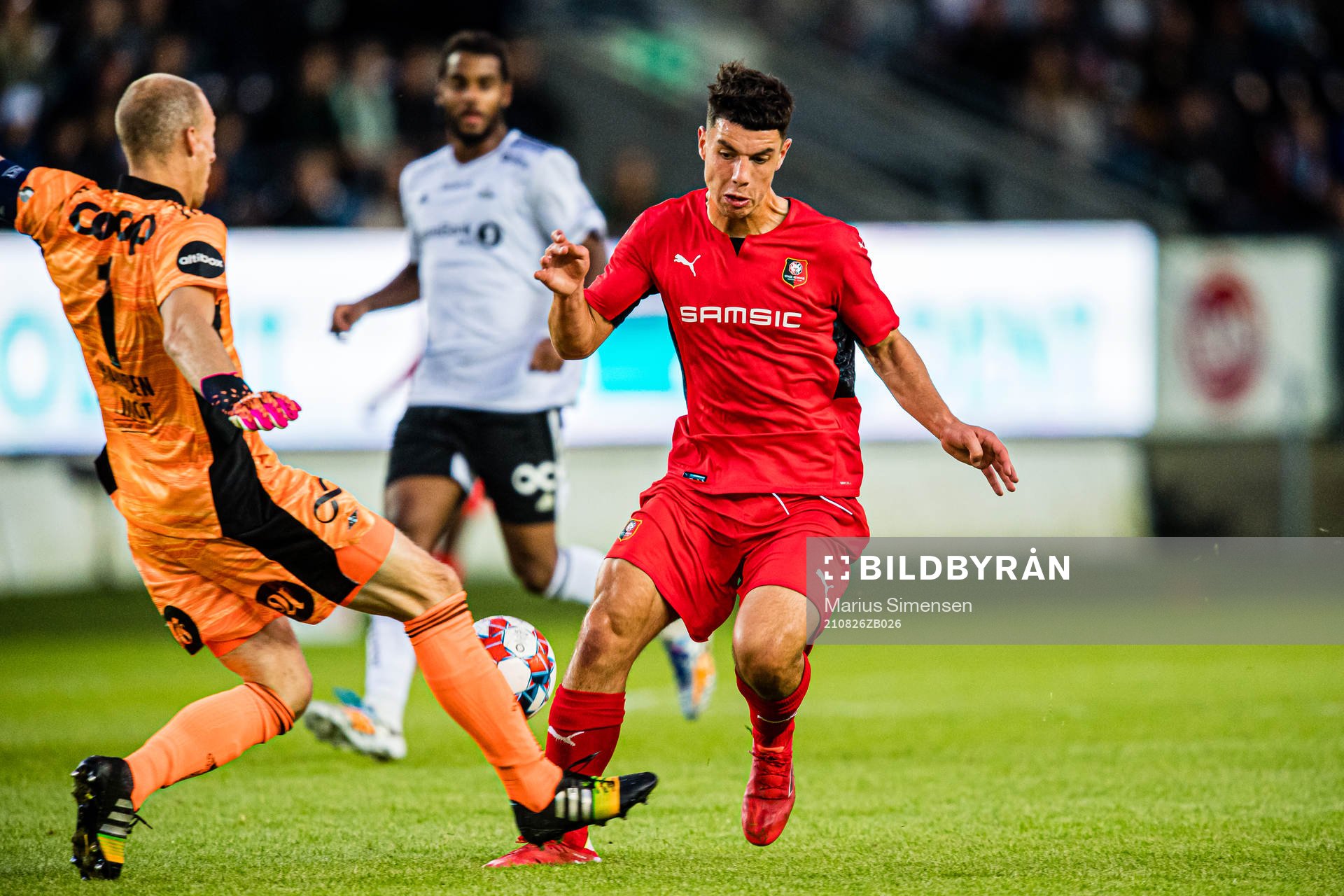 Andre Hansen of Rosenborg and Matthis Abline of Rennes