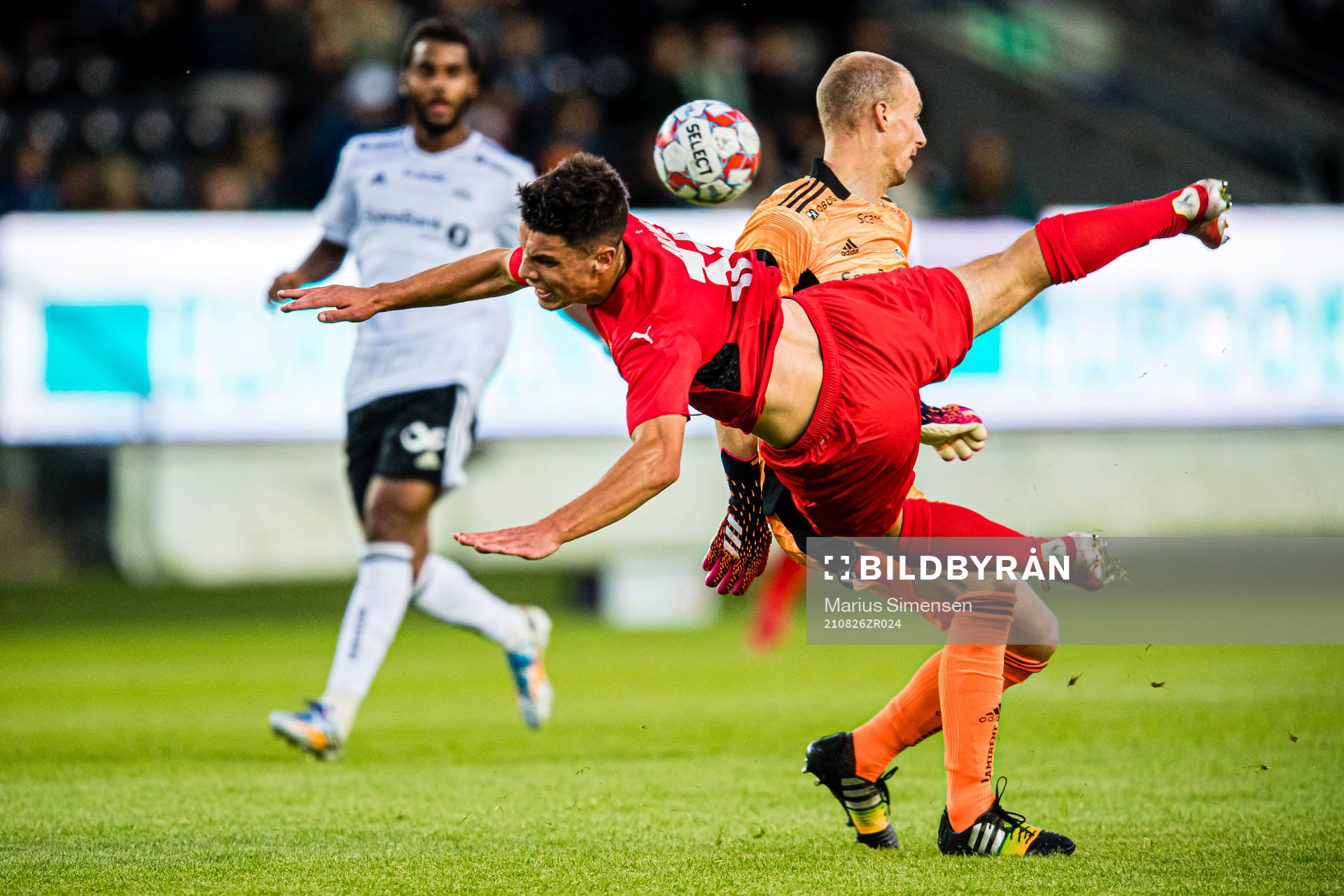 Matthis Abline of Rennes and Andre Hansen of Rosenborg