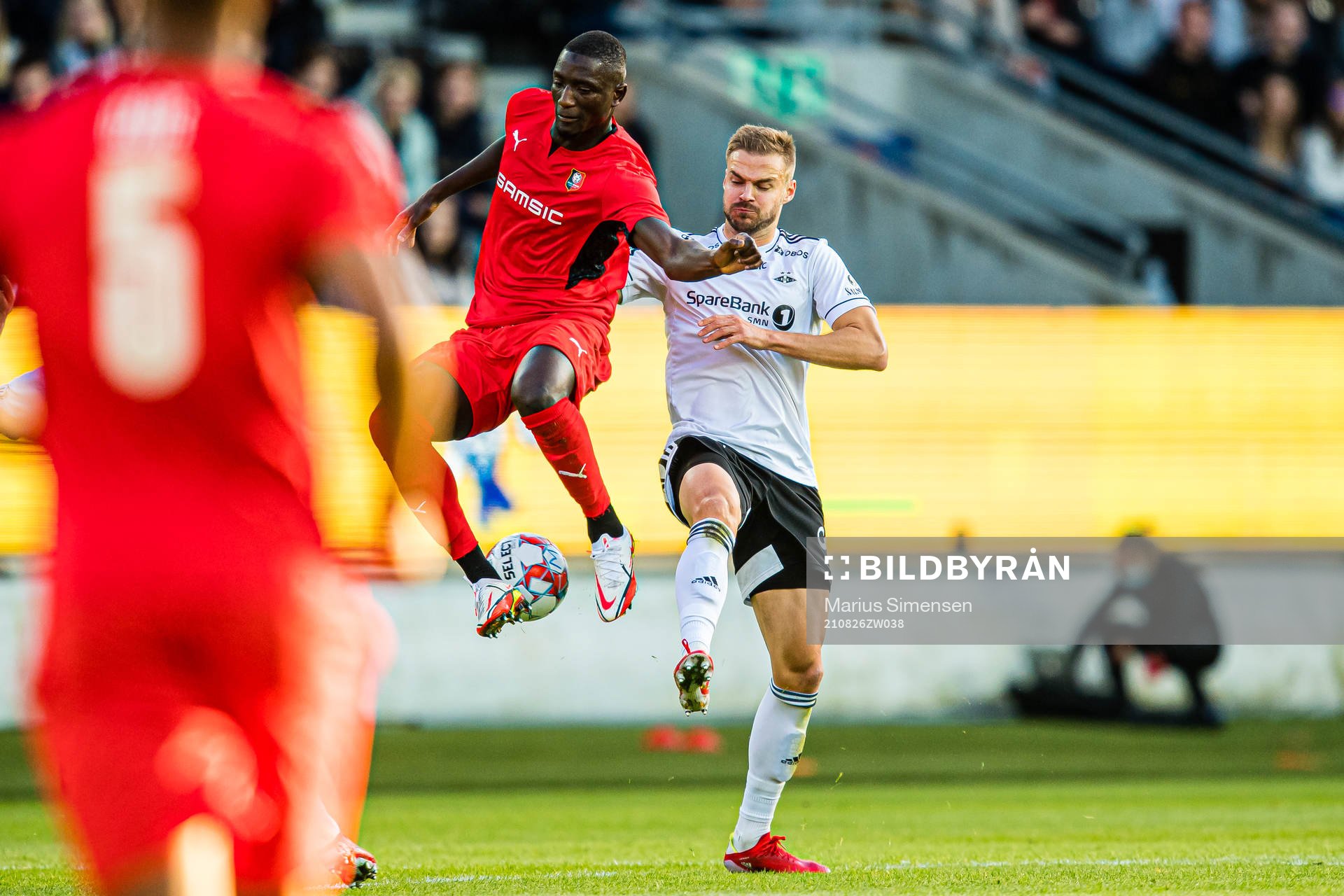 Sehrou Guirassy of Rennes and Holmar Örn Eyjolfsson of