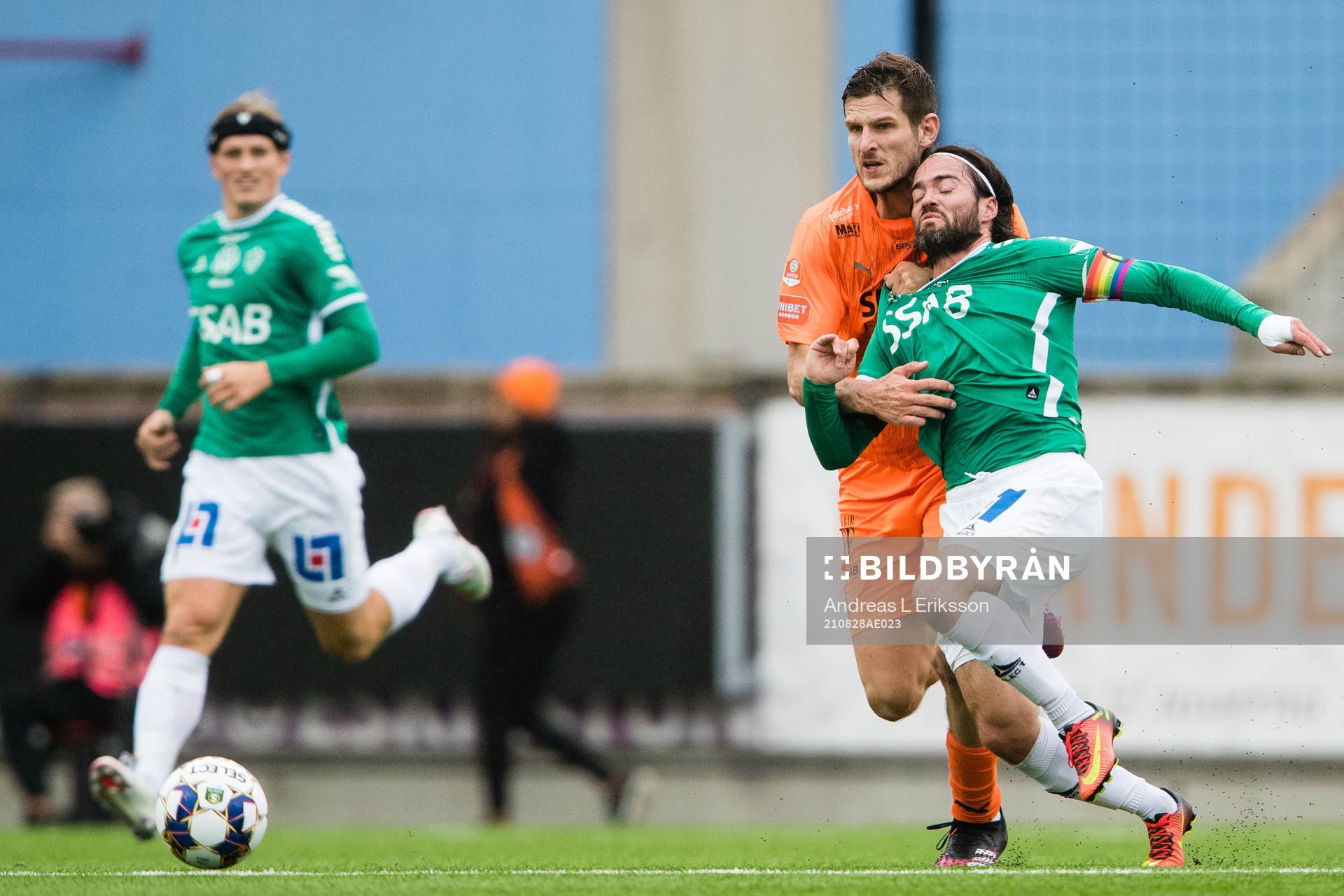 AFC Eskilstunas Ashley Mark Coffey och Brages Robbin Sellin