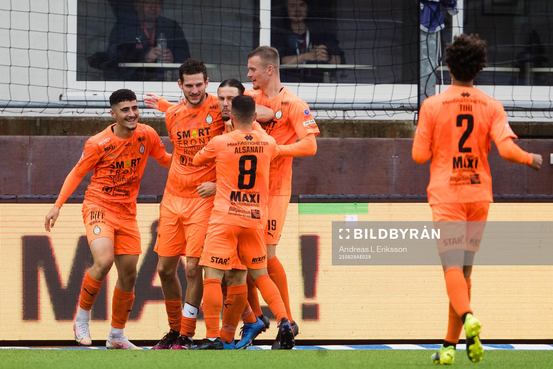 AFC Eskilstunas Ashley Mark Coffey jublar