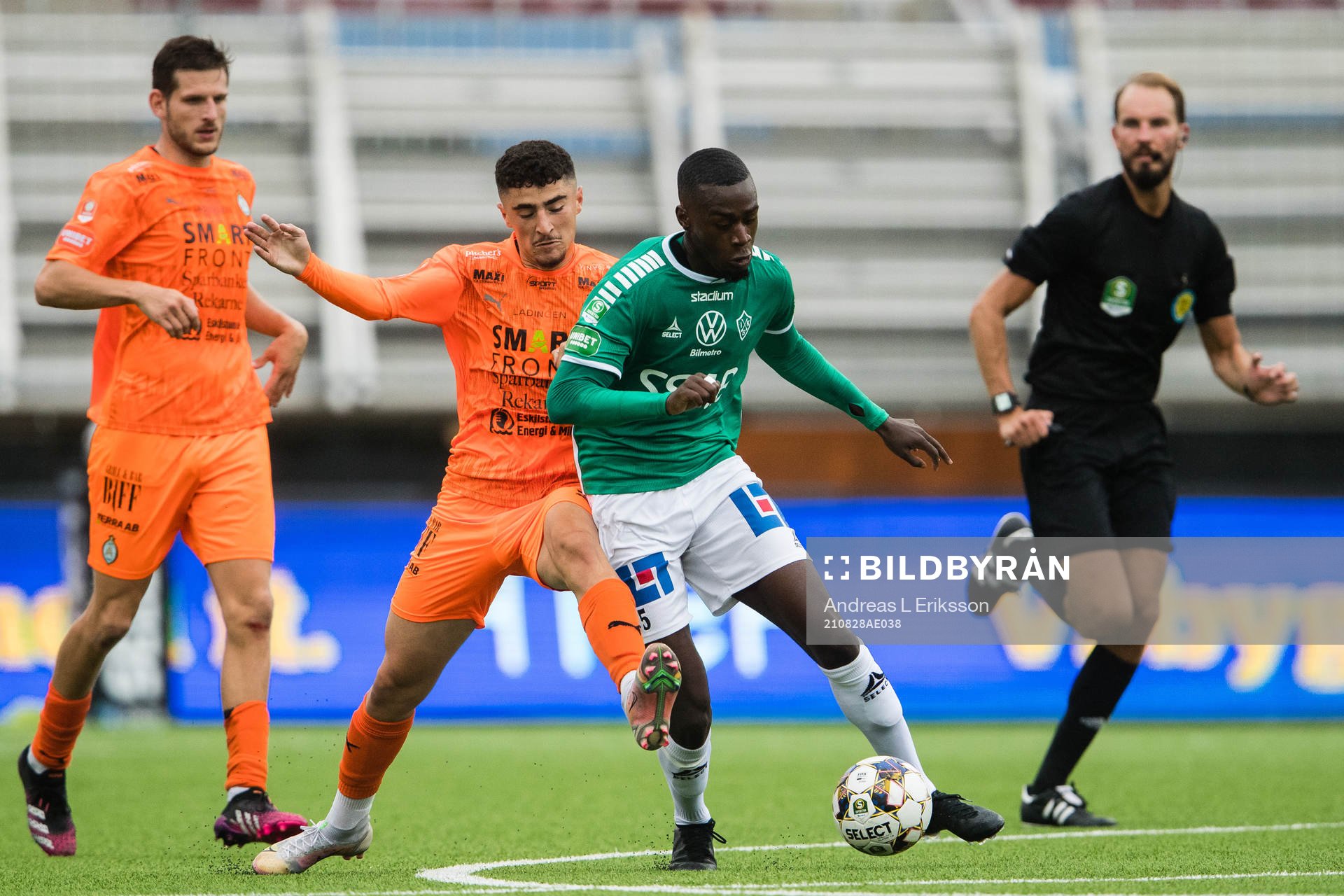 AFC Eskilstunas Ismet Lushaku och Brages Adil Titi