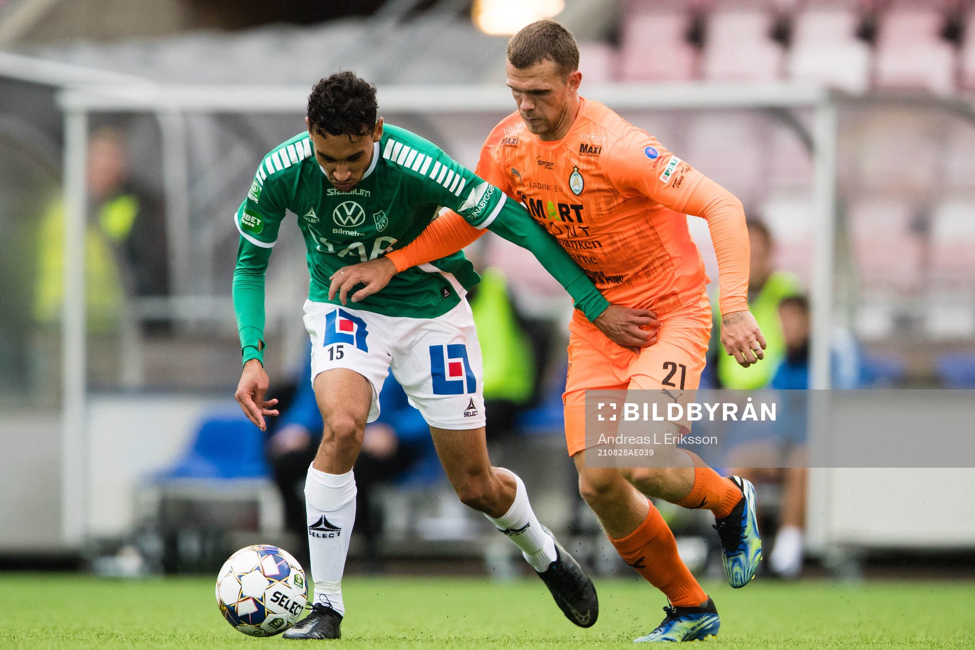 Brages Joakim Persson och AFC Eskilstunas Jesper Manns