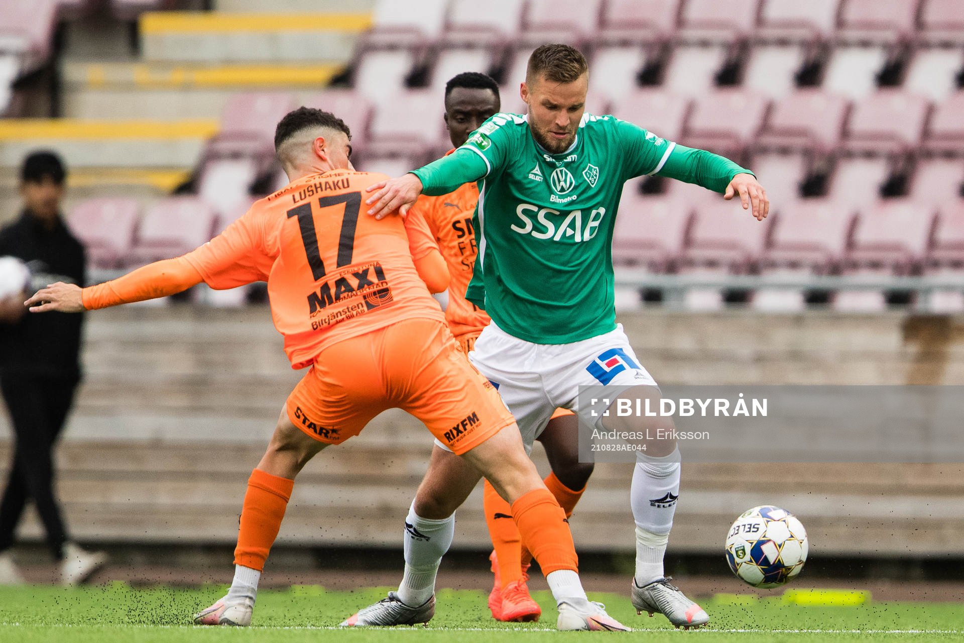 AFC Eskilstunas Ismet Lushaku och Brages Niklas Söderberg