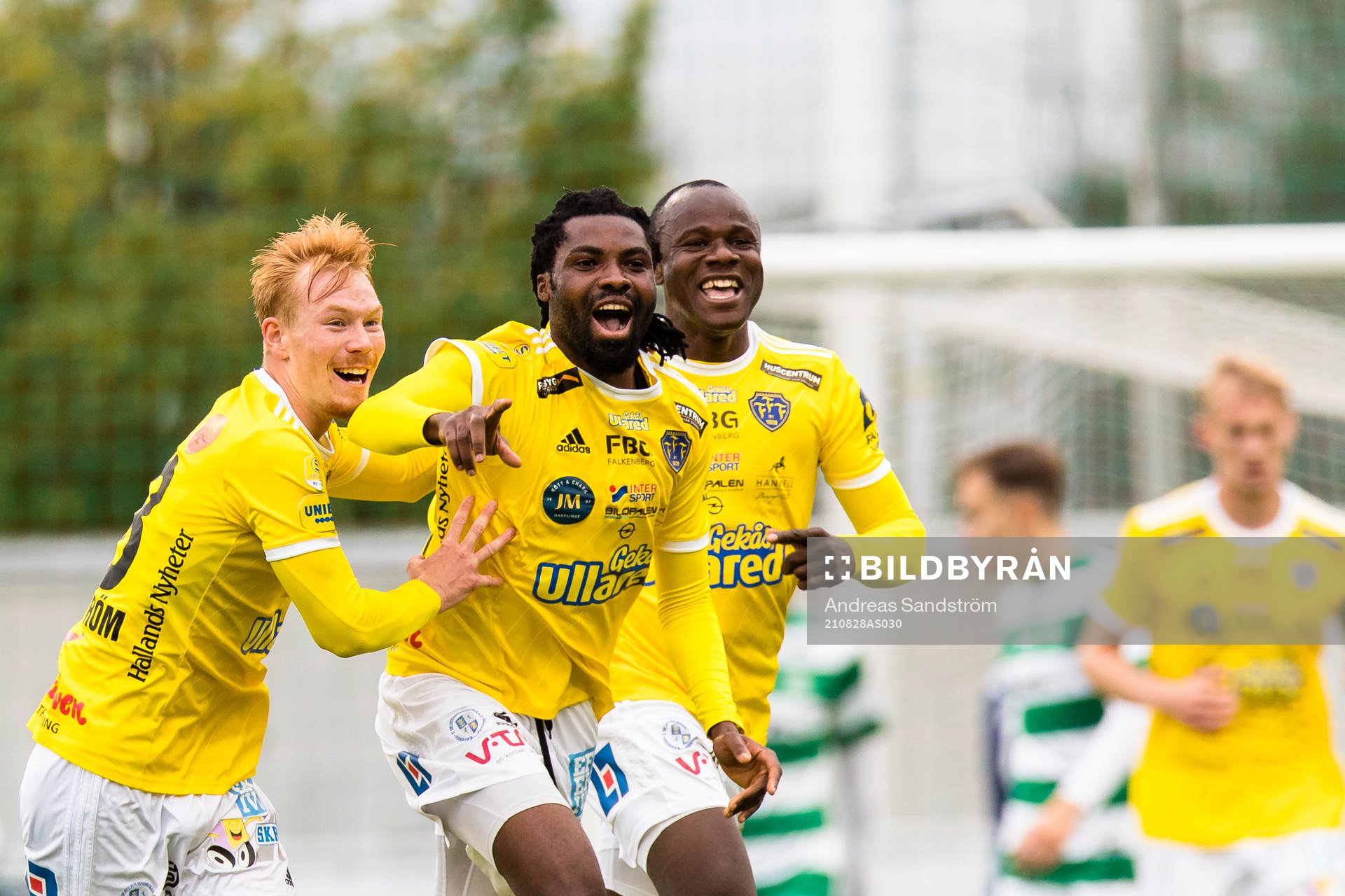 Falkenbergs Kwame Kizito gör 0-1 och jublar med Linus
