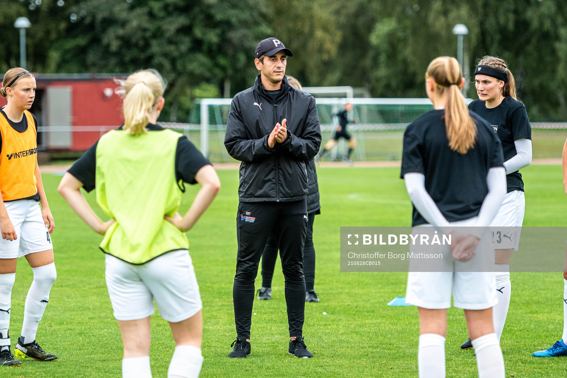 Borgebys tränare Izet Kaljic inför fotbollsmatchen i Elitettan mellan Borgeby och Uppsala den 28 augusti 2021 i Borgeby. 