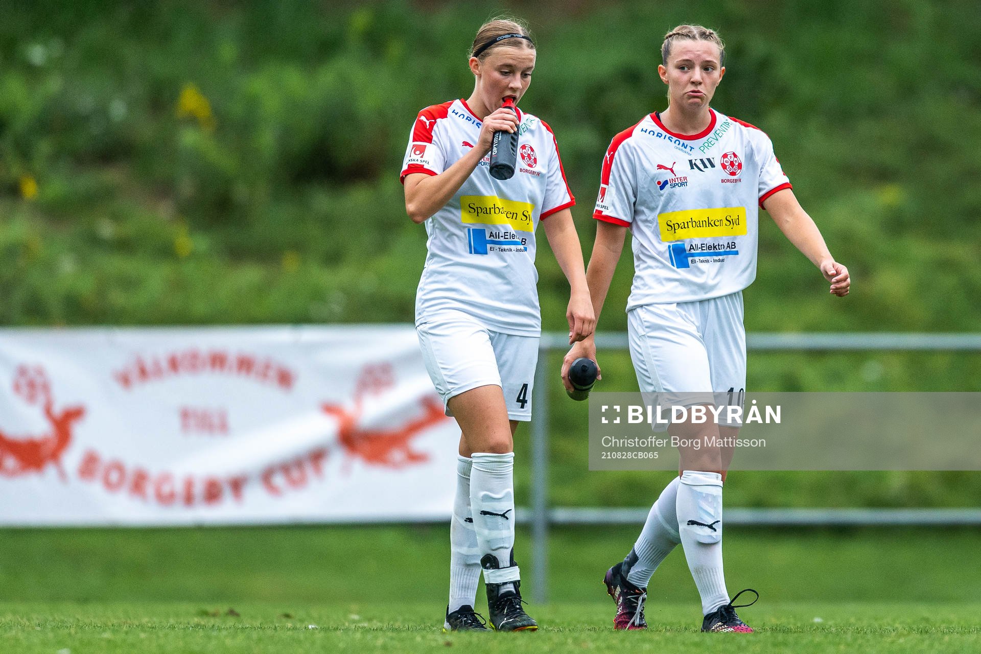 Borgebys Matilda Andersson och Amanda Olsson deppar