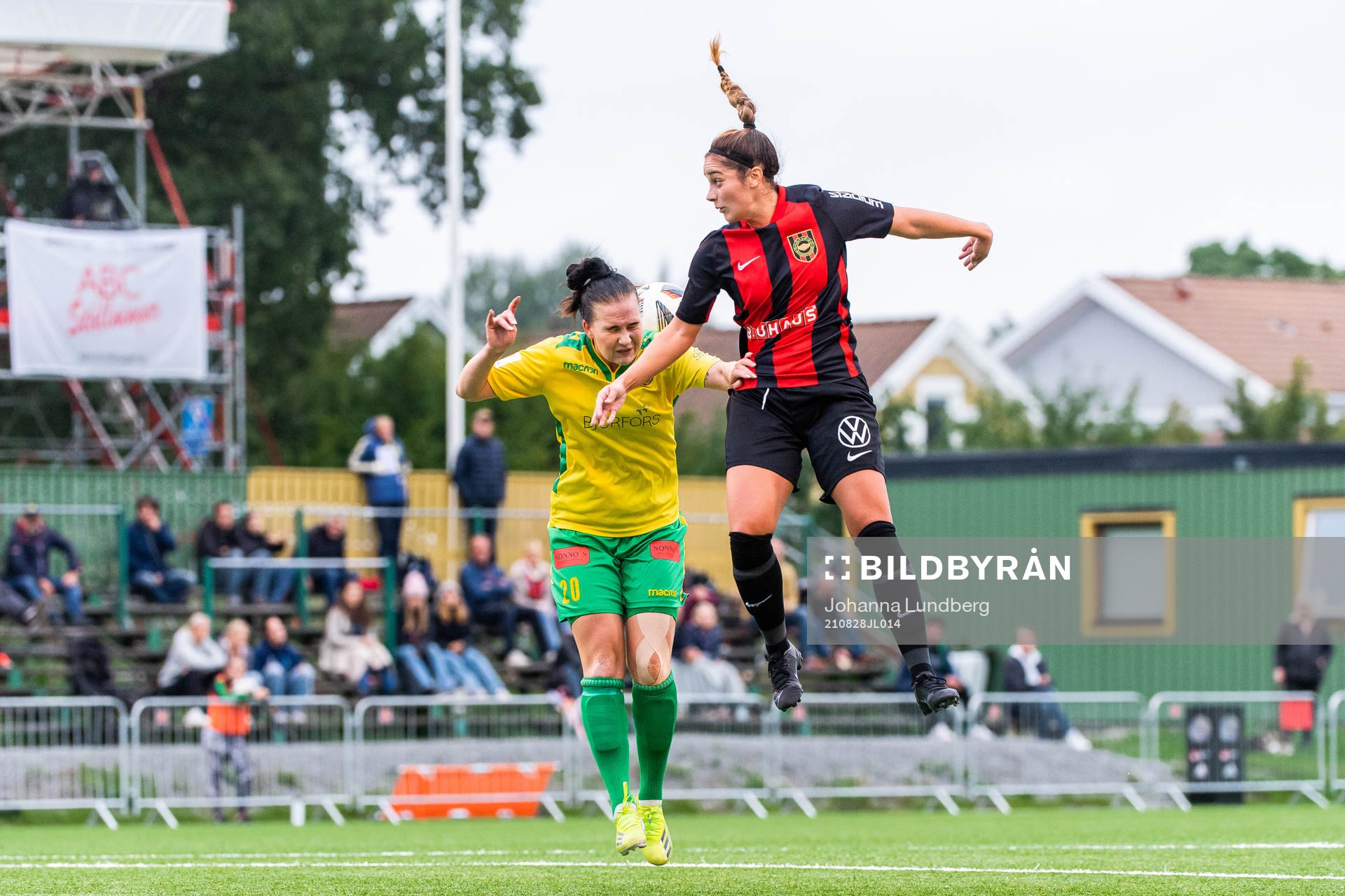 Bollstanäs Linda Nieminen och Brommapojkarnas Daniella