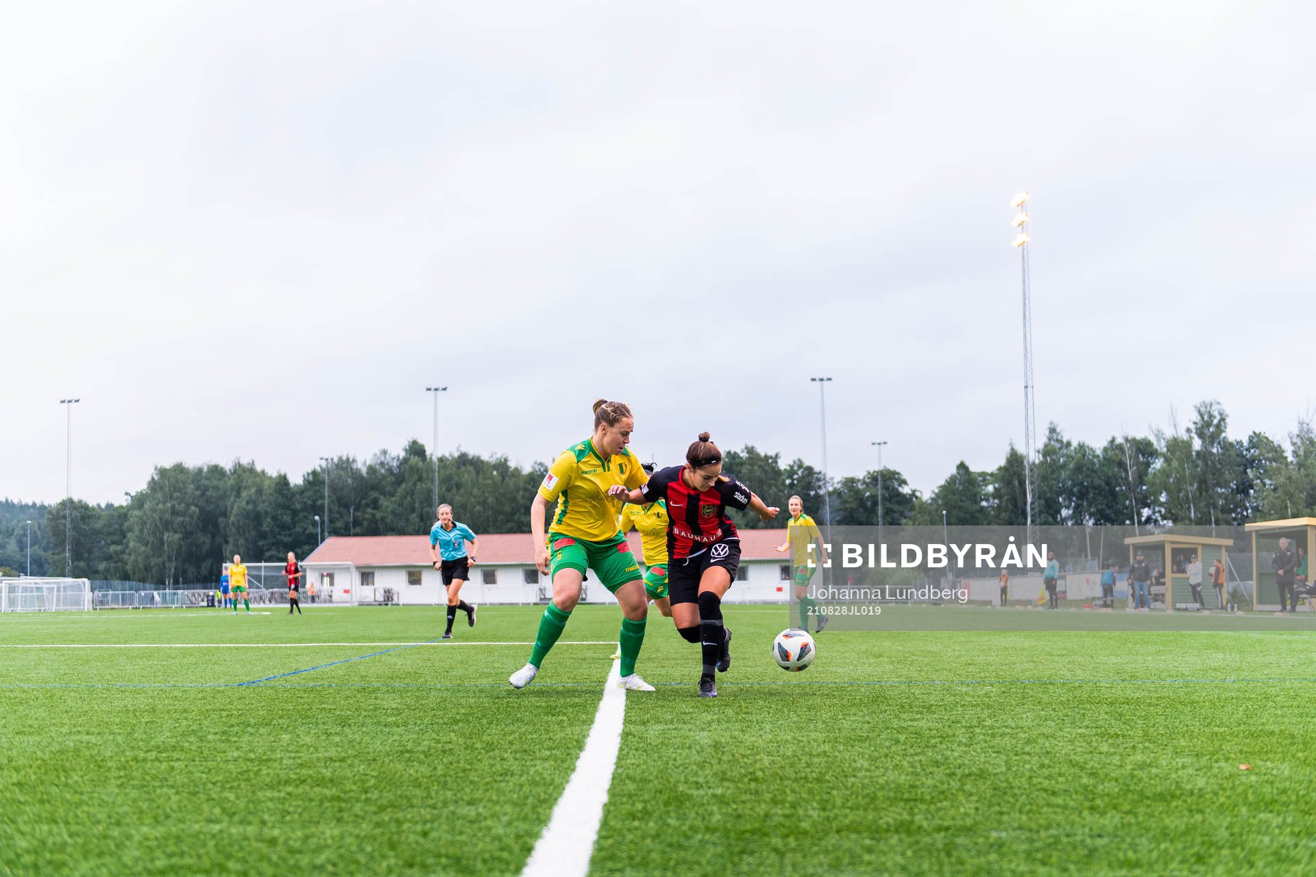 Bollstanäs Linnéa Rimeika och Brommapojkarnas Daniella