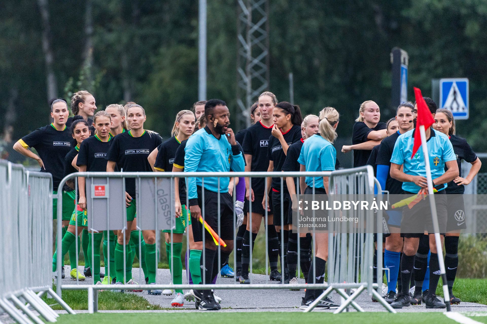 Bollstanäs och Brommapojkarnas spelare i specialdesignade