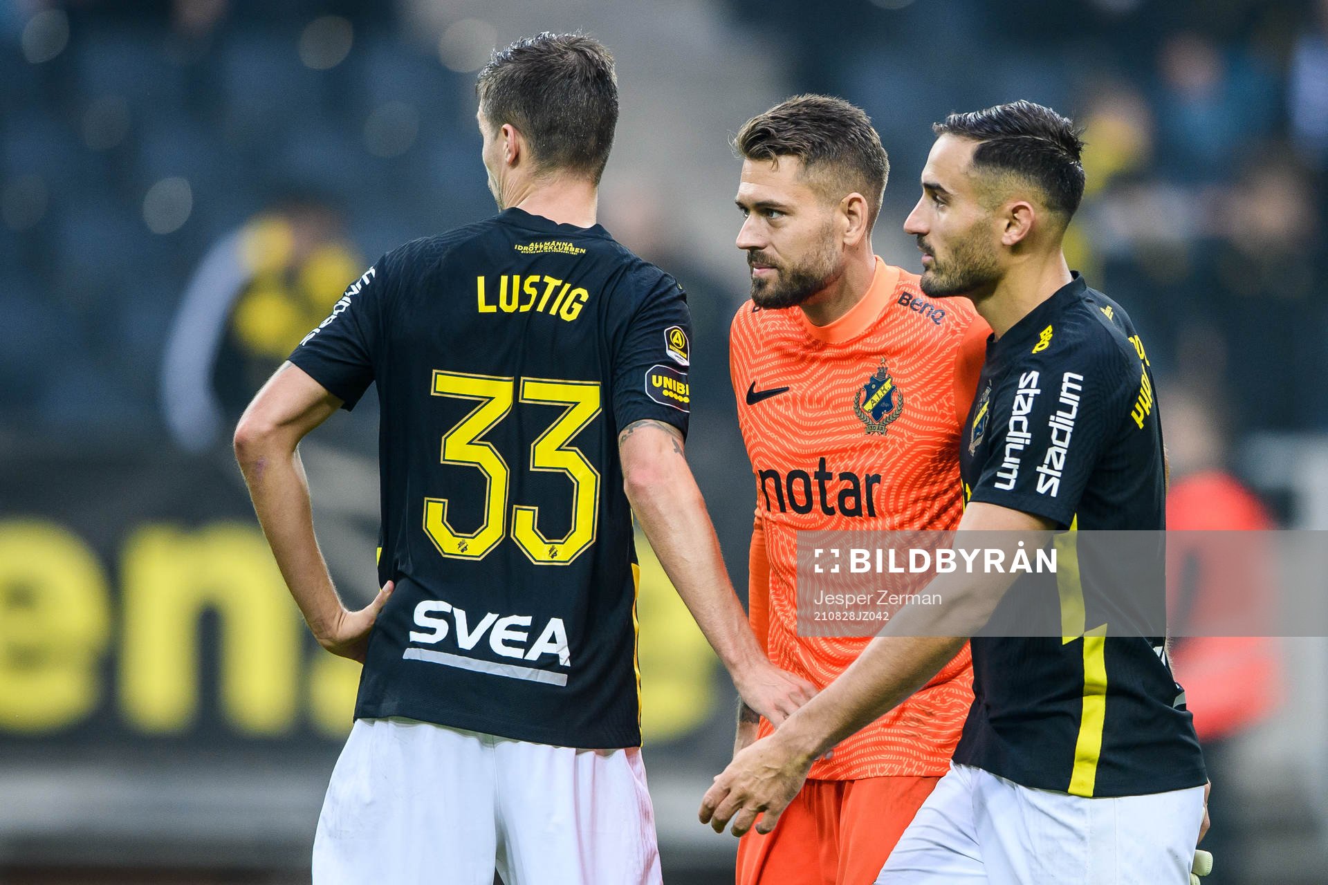 s Mikael Lustig, målvakt Kristoffer Nordfeldt och Sotirios