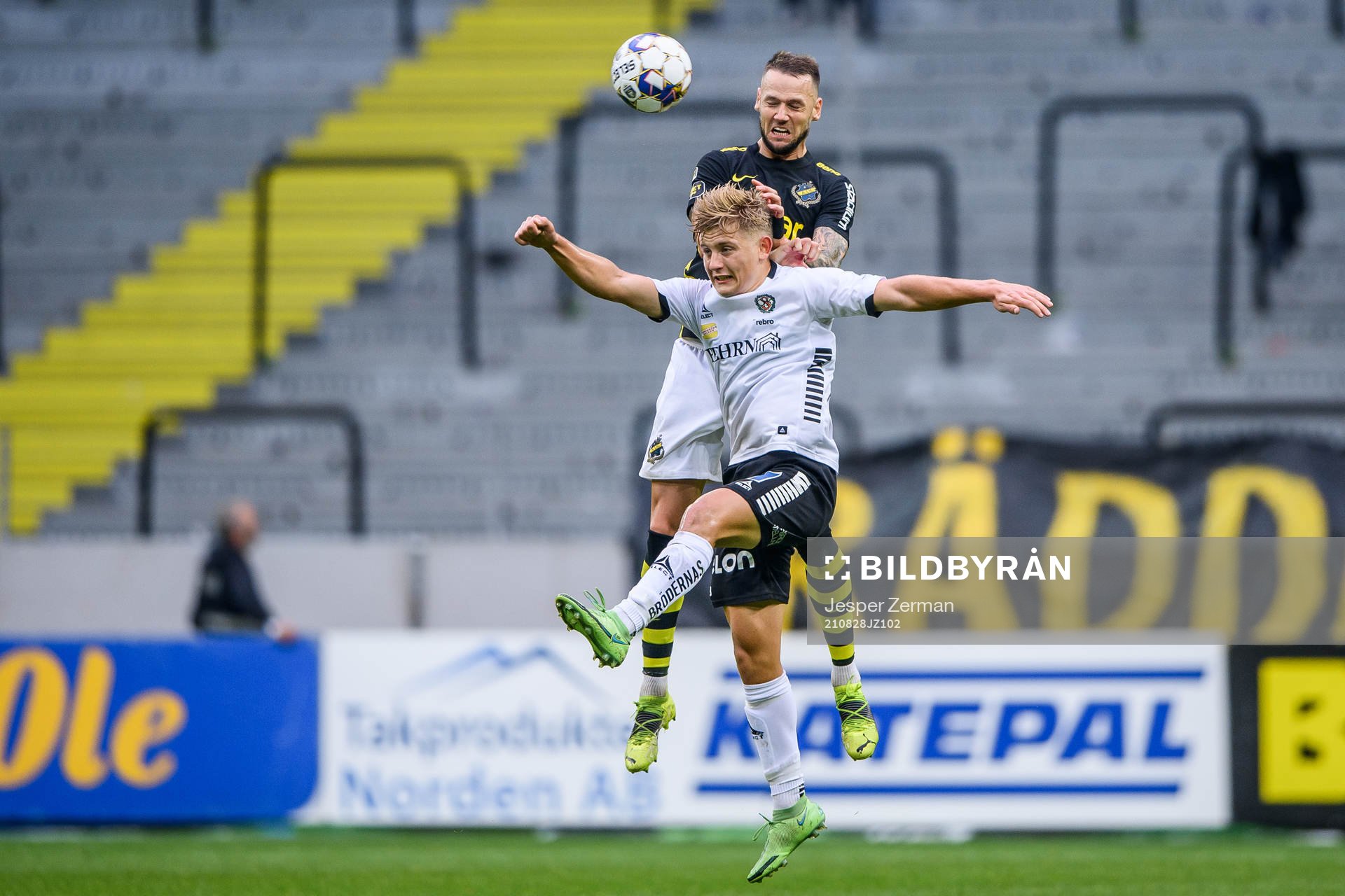 s Alexander Milosevic och Örebros Dennis Collander