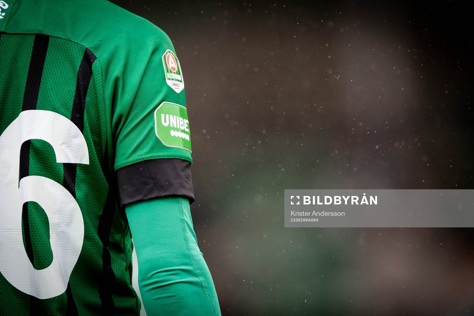 UNIBET logo på en tröja