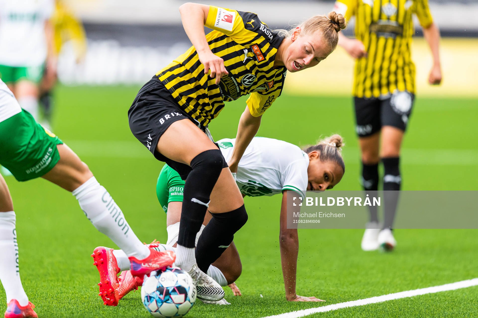 Häckens Dilja Yr Zomers och Hammarbys Madelen Janogy