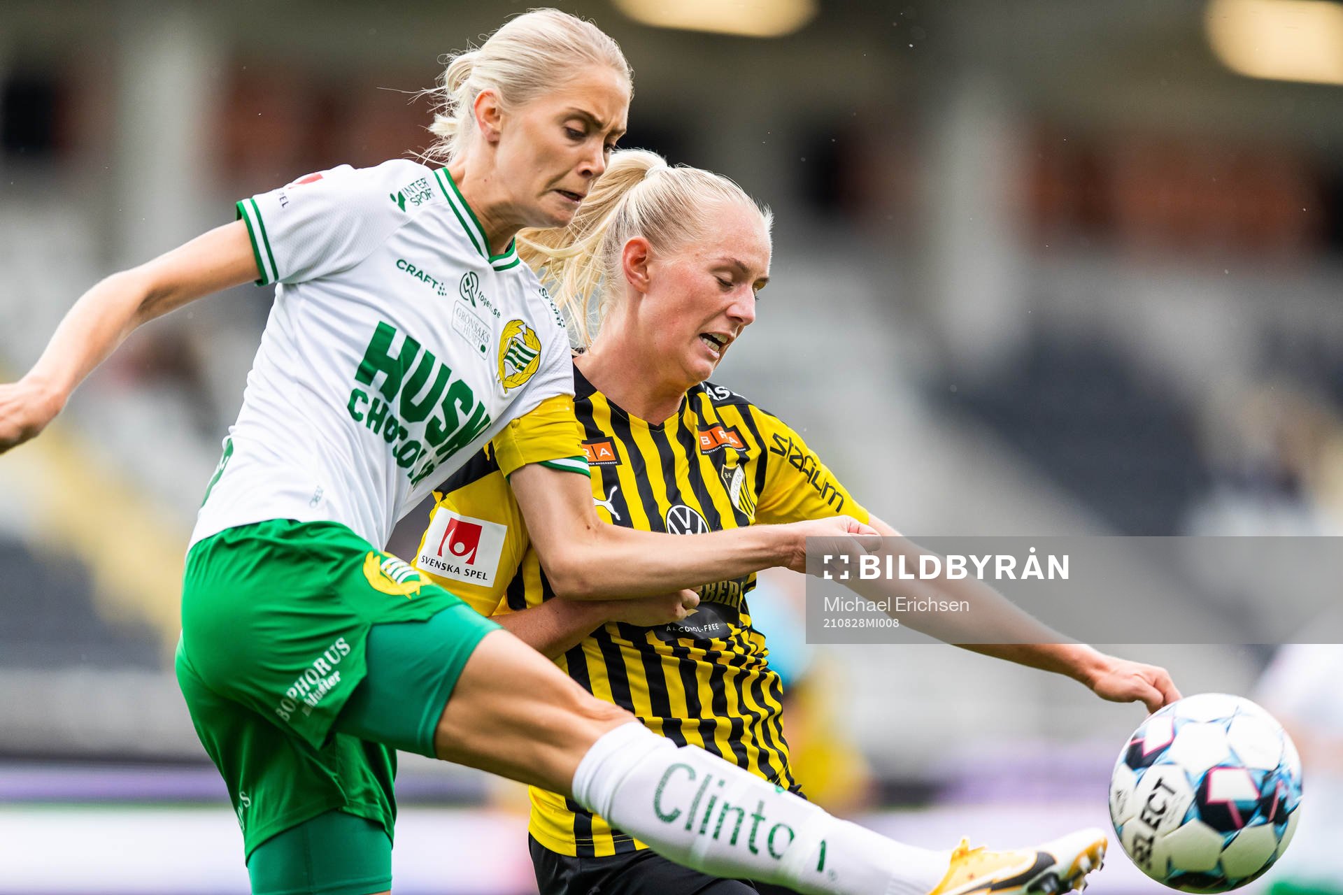Hammarbys Alice Carlsson och Häckens Stina Blackstenius