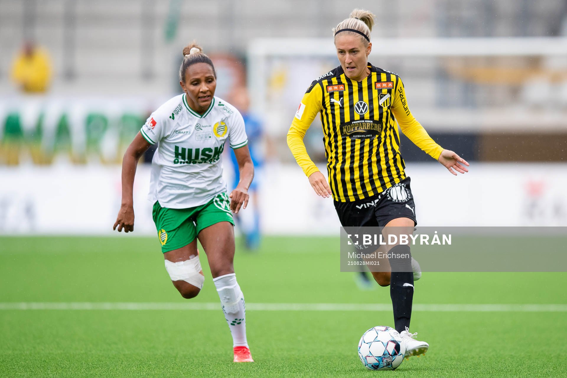 Häckens Emma Kullberg och Hammarbys Madelen Janogy