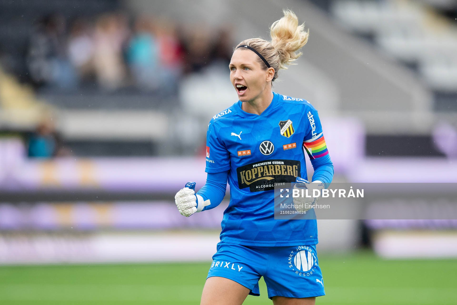 Häckens målvakt Jennifer Falk jublar