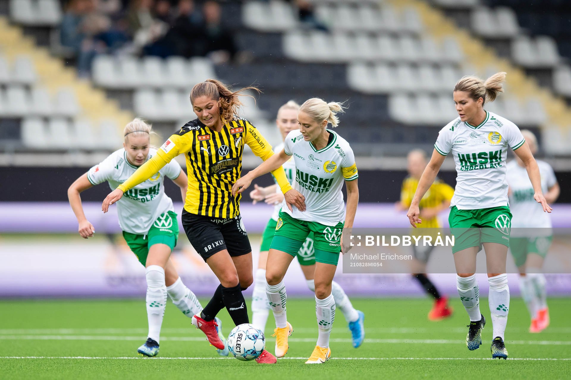 Häckens Mille Gejl Jensen och Hammarbys Alice Carlsson