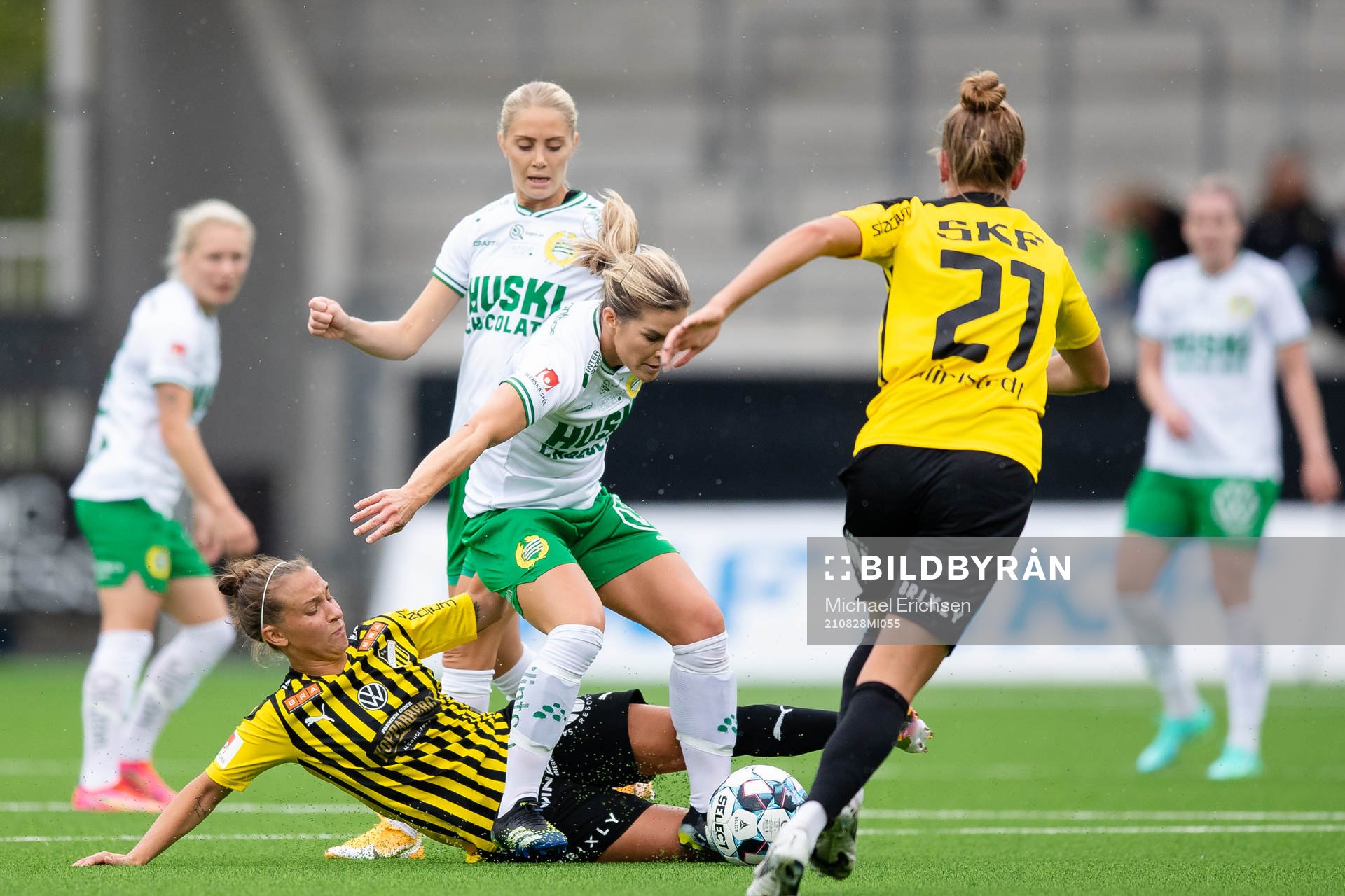 Häckens Julia Zigiotti Olme och Hammarbys Hanna Folkesson