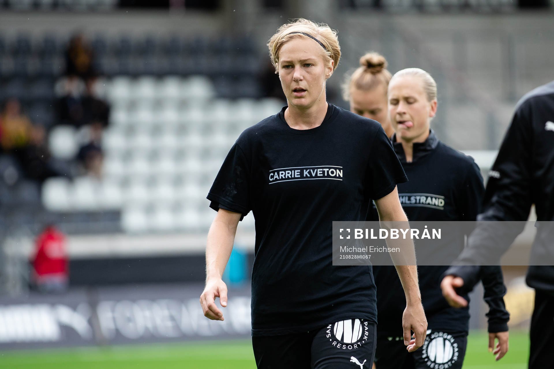 Häckens Luna Nörgaard Gevitz innan fotbollsmatchen i