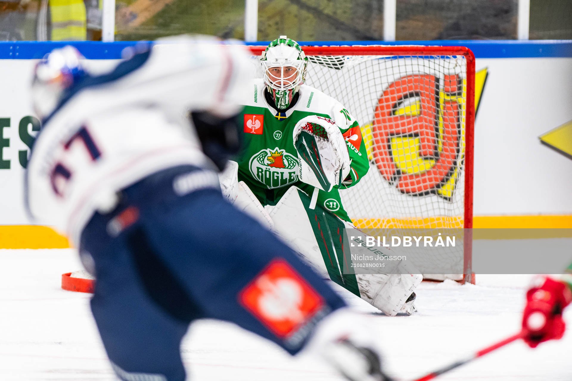 Goalkeeper Calle Clang of Rögle