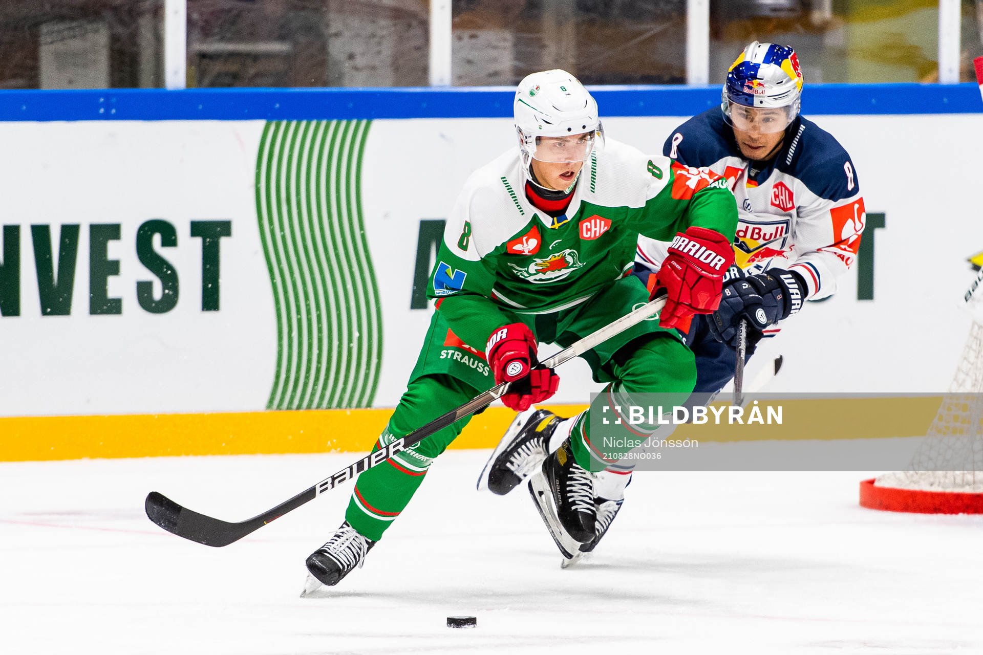 Samuel Johannesson of Rögle and Austin Ortega of Munich
