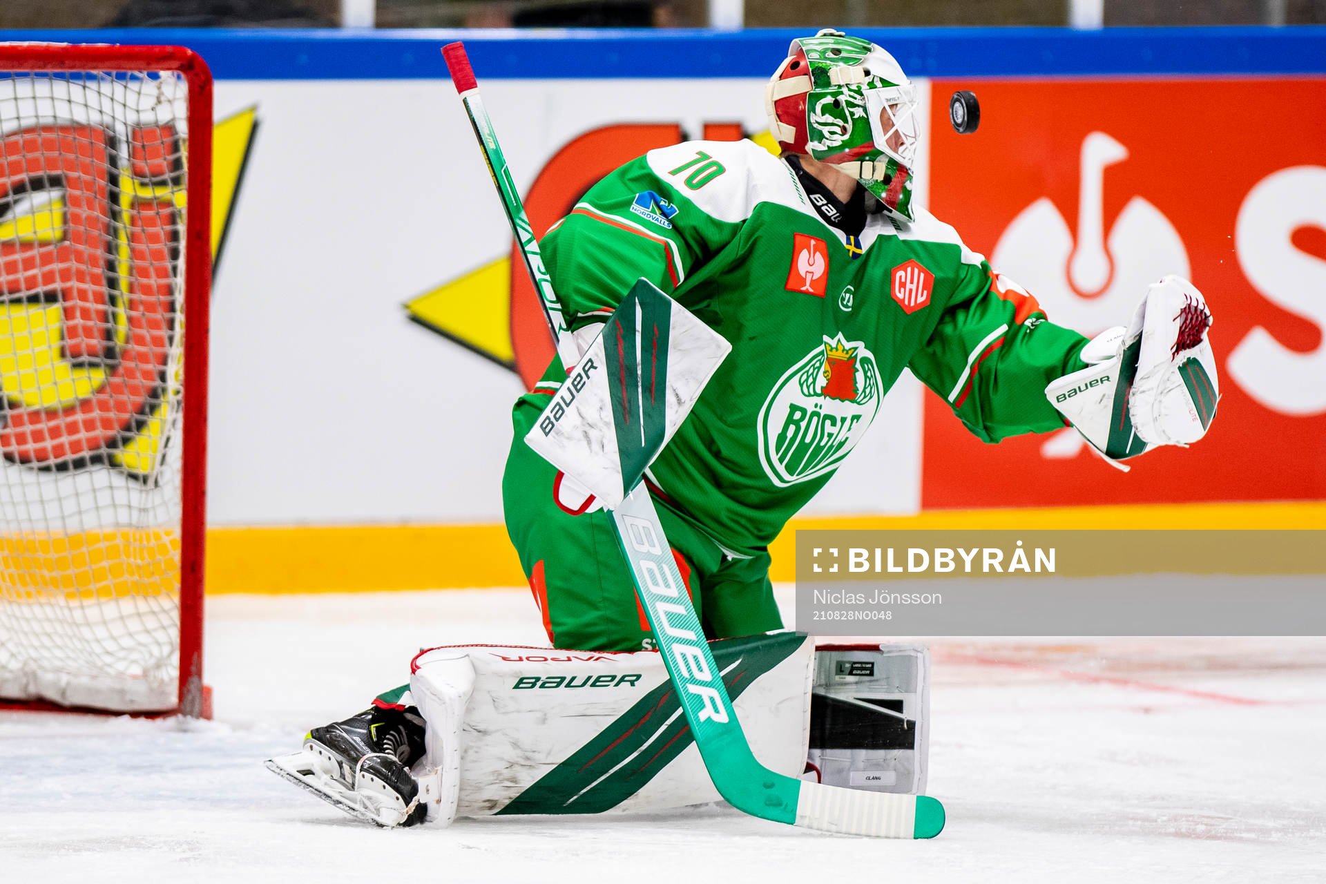 Goalkeeper Calle Clang of Rögle